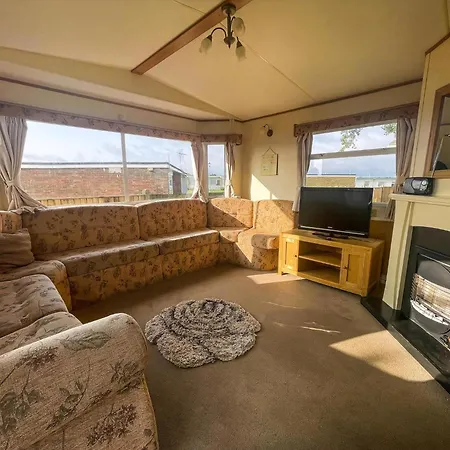Caravan By The Sea At California Cliffs Holiday Park In Norfolk Ref 50014B Great Yarmouth Extérieur photo
