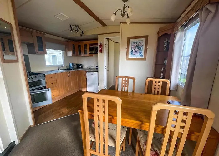 Caravan By The Sea At California Cliffs Holiday Park In Norfolk Ref 50014B