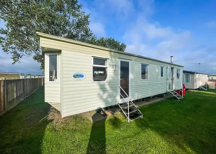 Caravan By The Sea At California Cliffs Holiday Park In Norfolk Ref 50014B